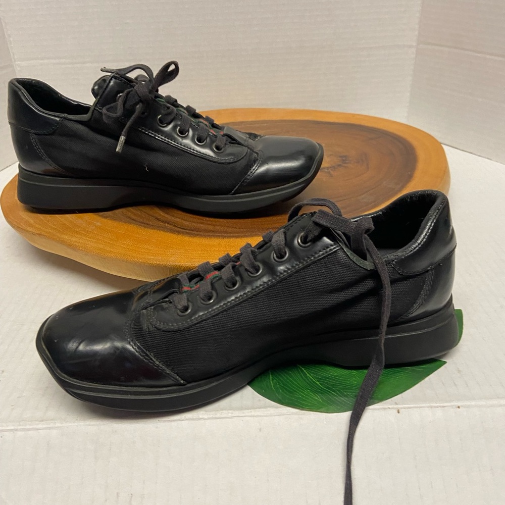 GUCCI Y2K Black Classic Stripe Sneakers - Picture 2 of 11